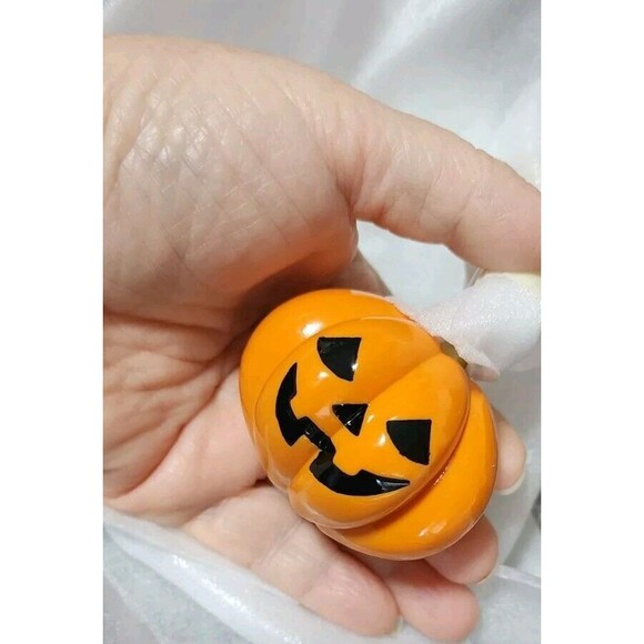 Coach Halloween Large Pumpkin Keychain Bag Charm NWT - Picture 5 of 9